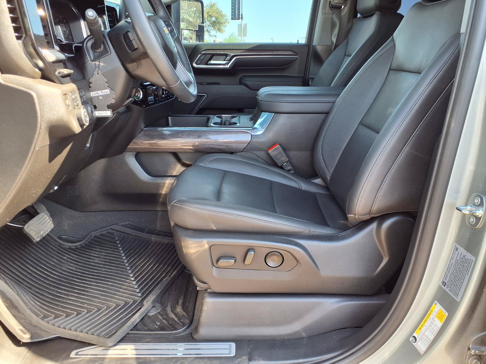 Used 2024 Chevrolet Silverado 2500 LTZ w/ LTZ Plus Package AWD/4WD image 22