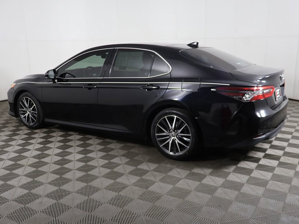 Used 2021 Toyota Camry XLE FWD image 13