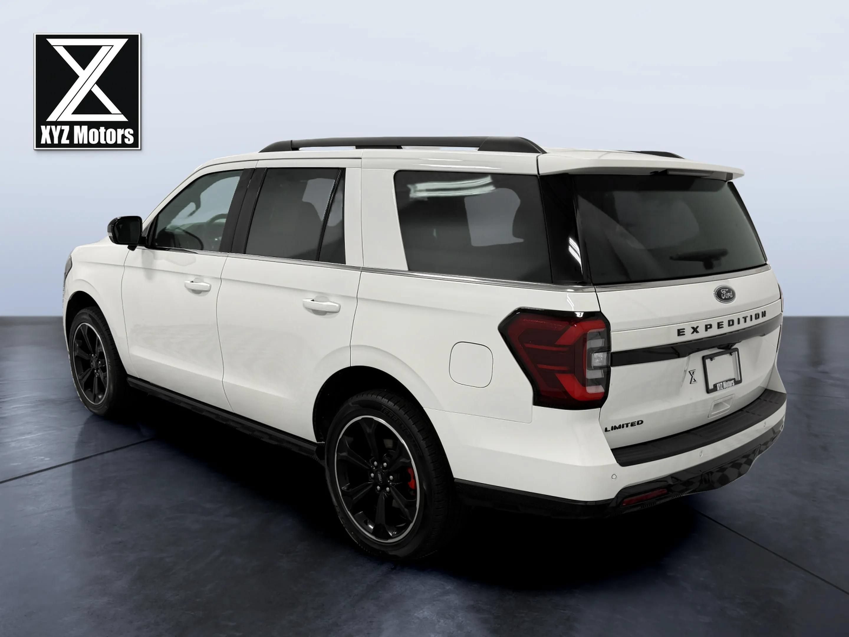 Used 2023 Ford Expedition Limited AWD/4WD image 4