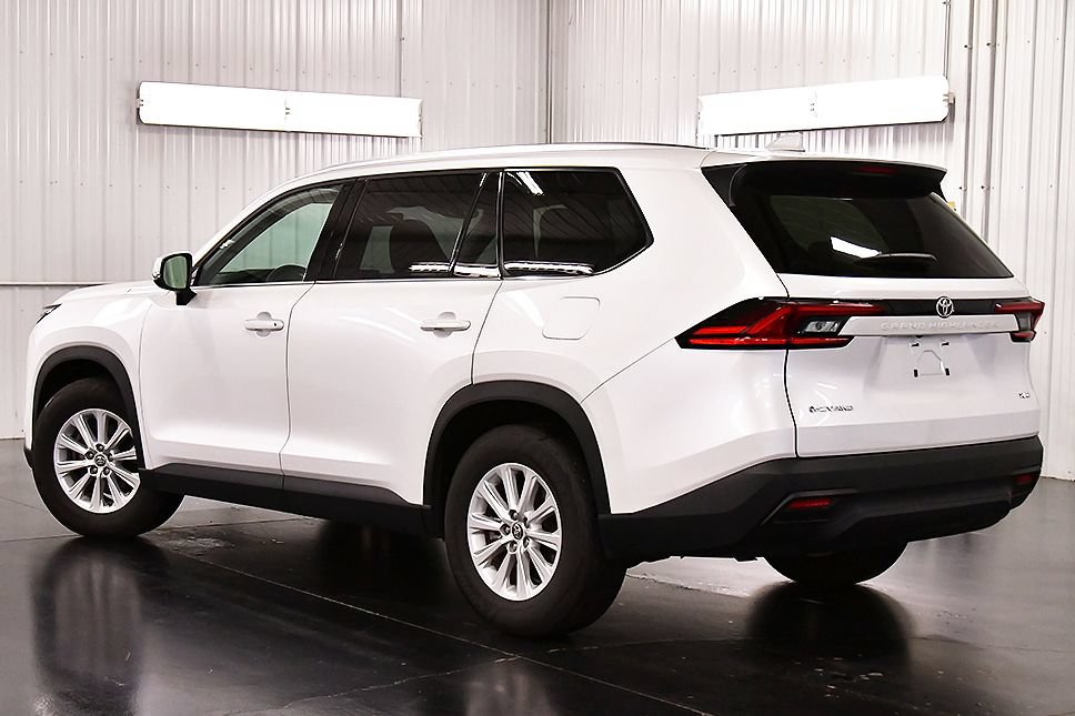 Used 2025 Toyota Grand Highlander AWD Hybrid image 5