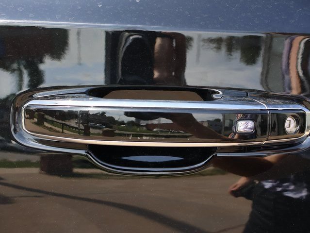 Used 2024 GMC Yukon Denali Ultimate AWD/4WD image 24
