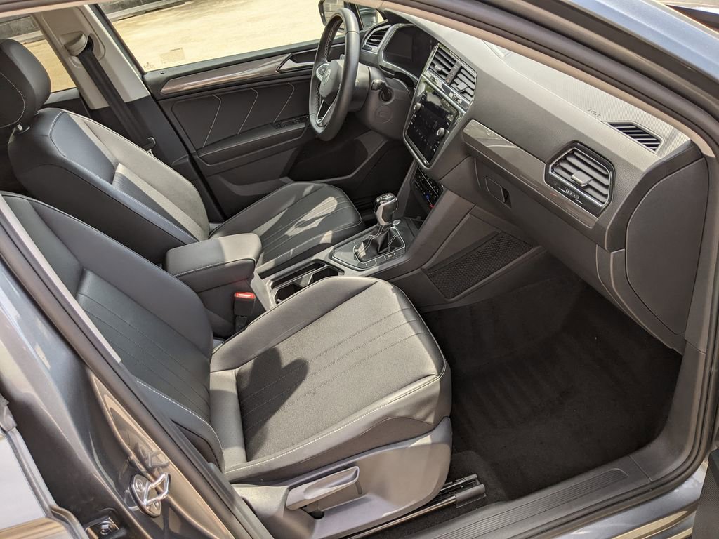 Used 2023 Volkswagen Tiguan SE FWD image 21