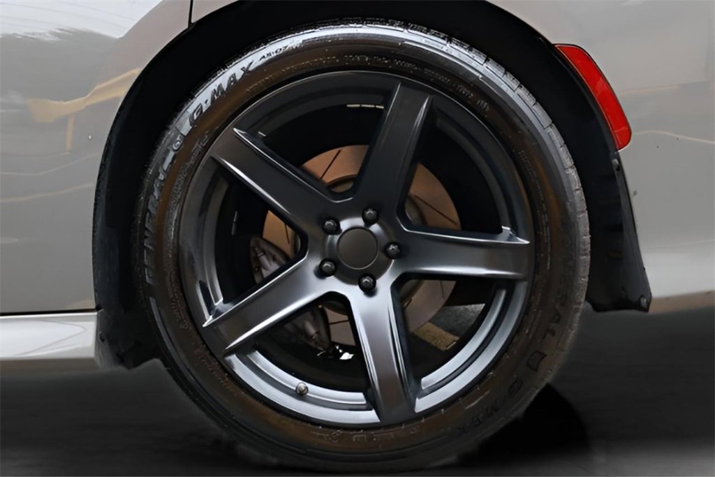 Used 2018 Dodge Charger R/T image 36