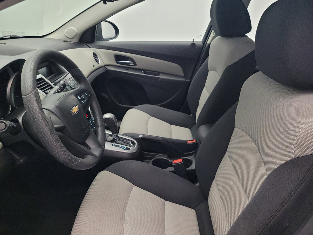 Used 2016 Chevrolet Cruze LS image 17