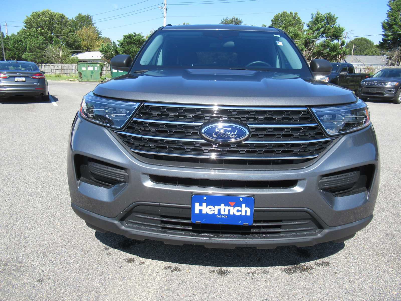 Used 2024 Ford Explorer XLT w/ Class IV Trailer Tow Package AWD/4WD image 2
