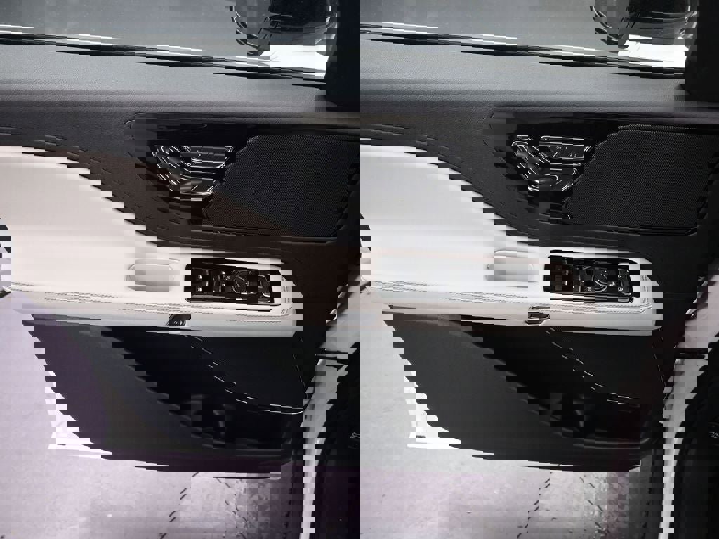 New 2026 Lincoln Aviator AWD image 24