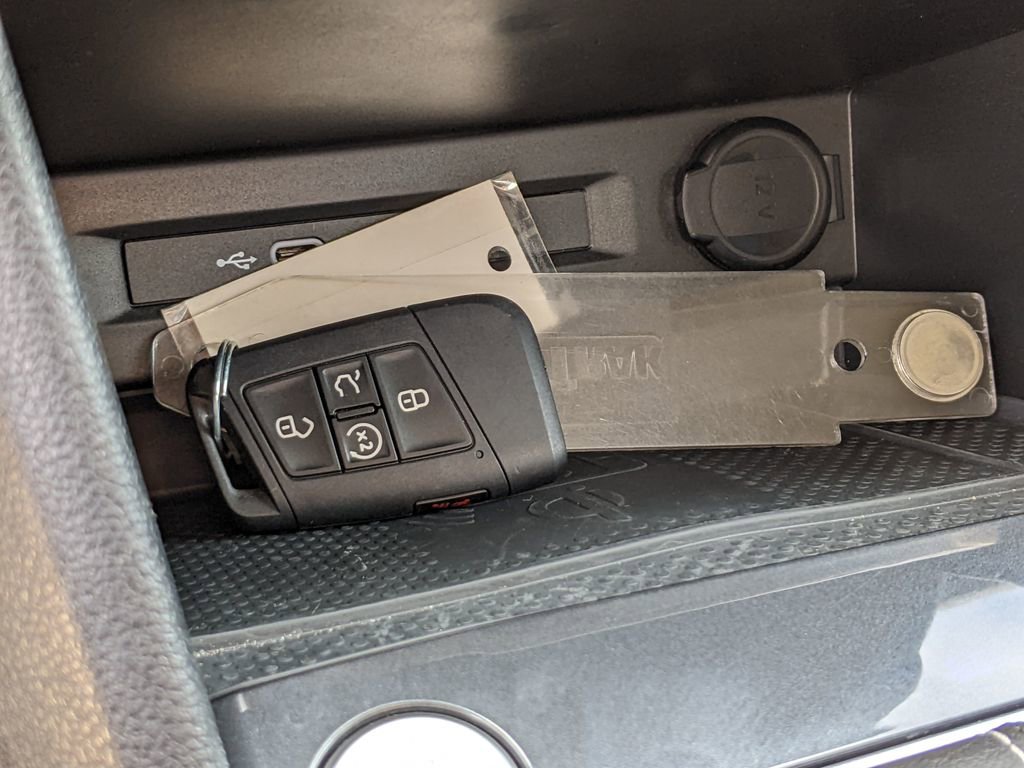 Used 2023 Volkswagen Tiguan SE FWD image 18