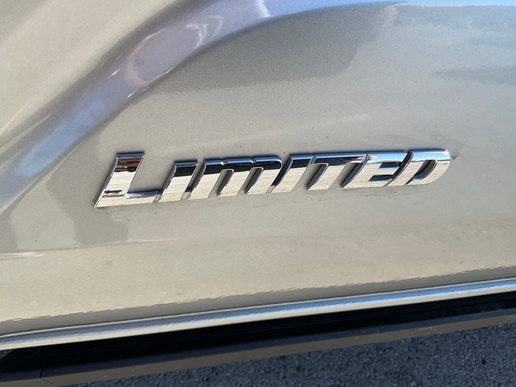 Used 2024 Toyota Tacoma Limited w/ Limited Package (LT) image 22