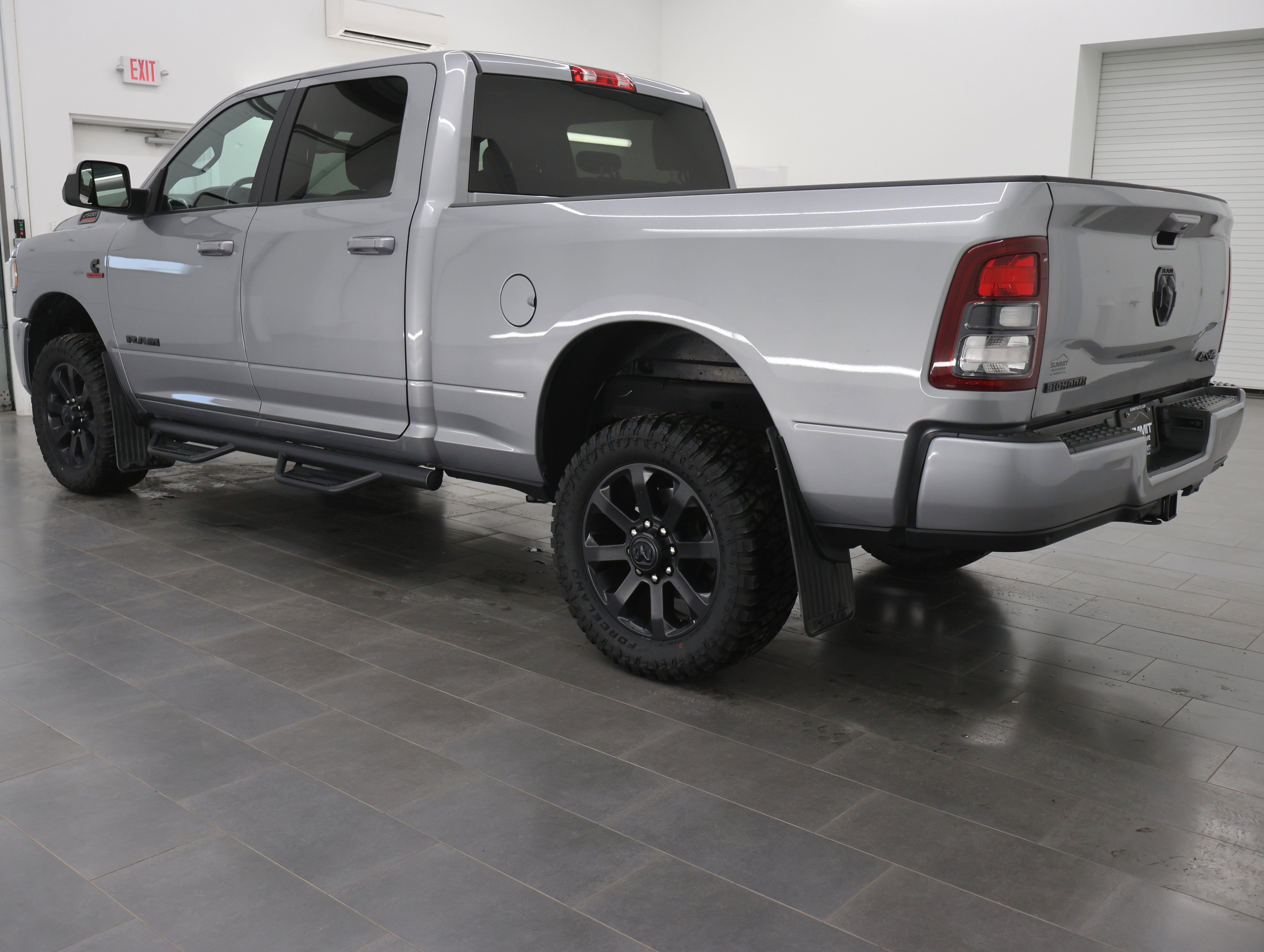 Used 2022 RAM 2500 Big Horn w/ Night Edition image 6