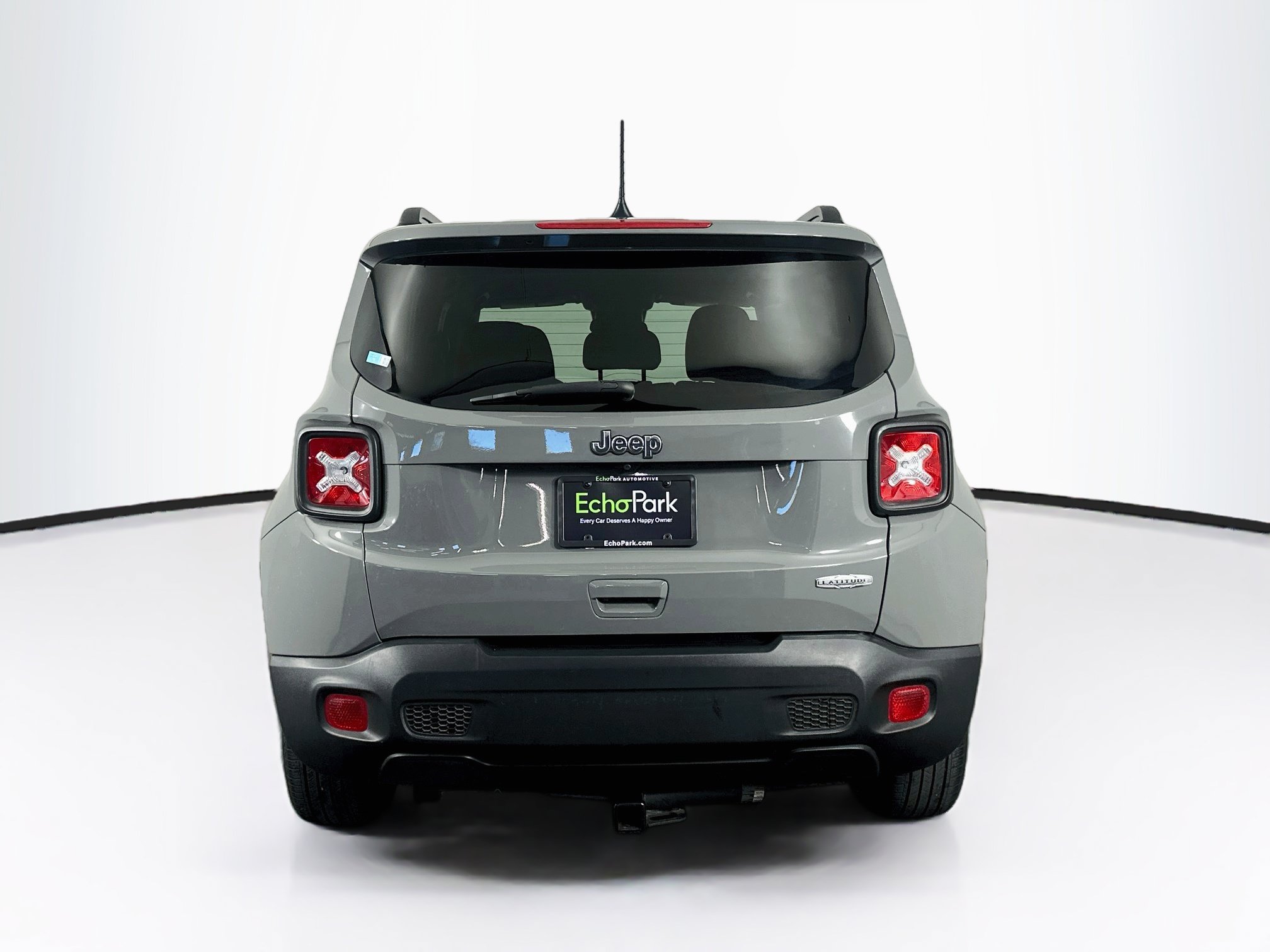 Used 2019 Jeep Renegade Latitude w/ Cold Weather Group FWD image 7