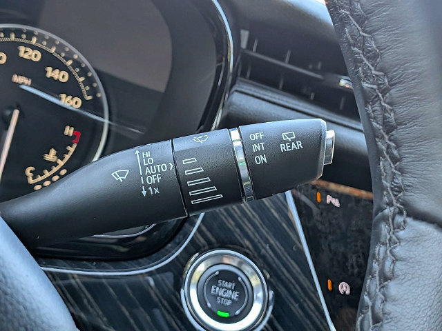 Certified 2025 Cadillac XT6 Premium Luxury AWD/4WD image 34