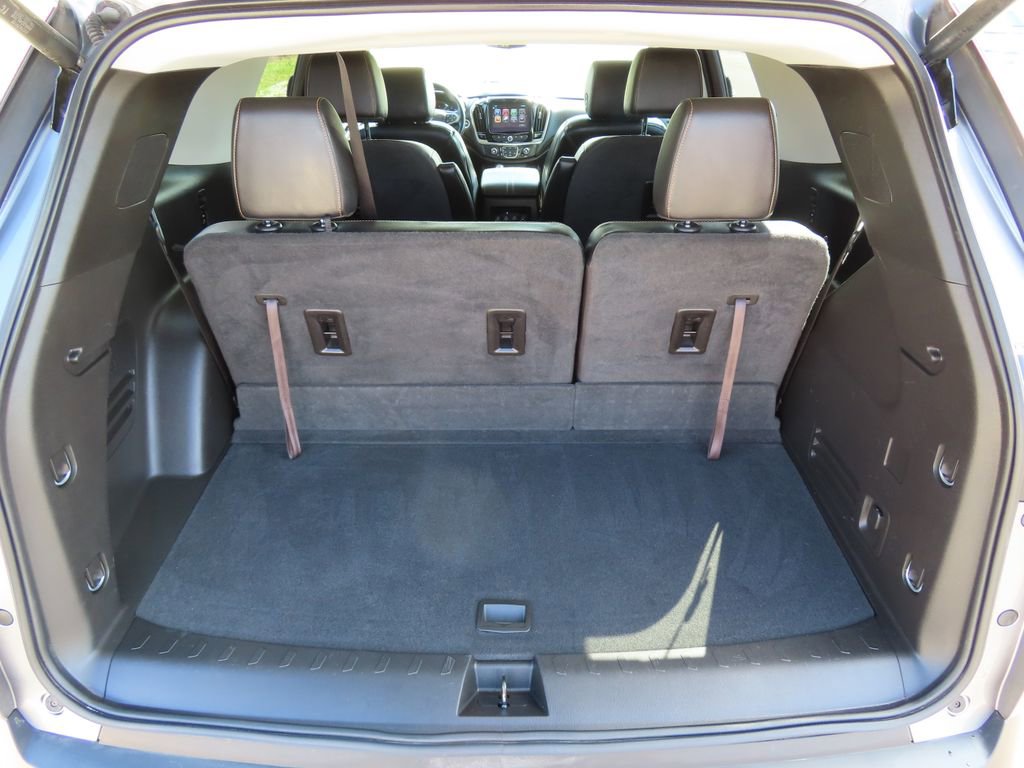Used 2019 Chevrolet Traverse LT w/ LT Premium Package AWD/4WD image 17