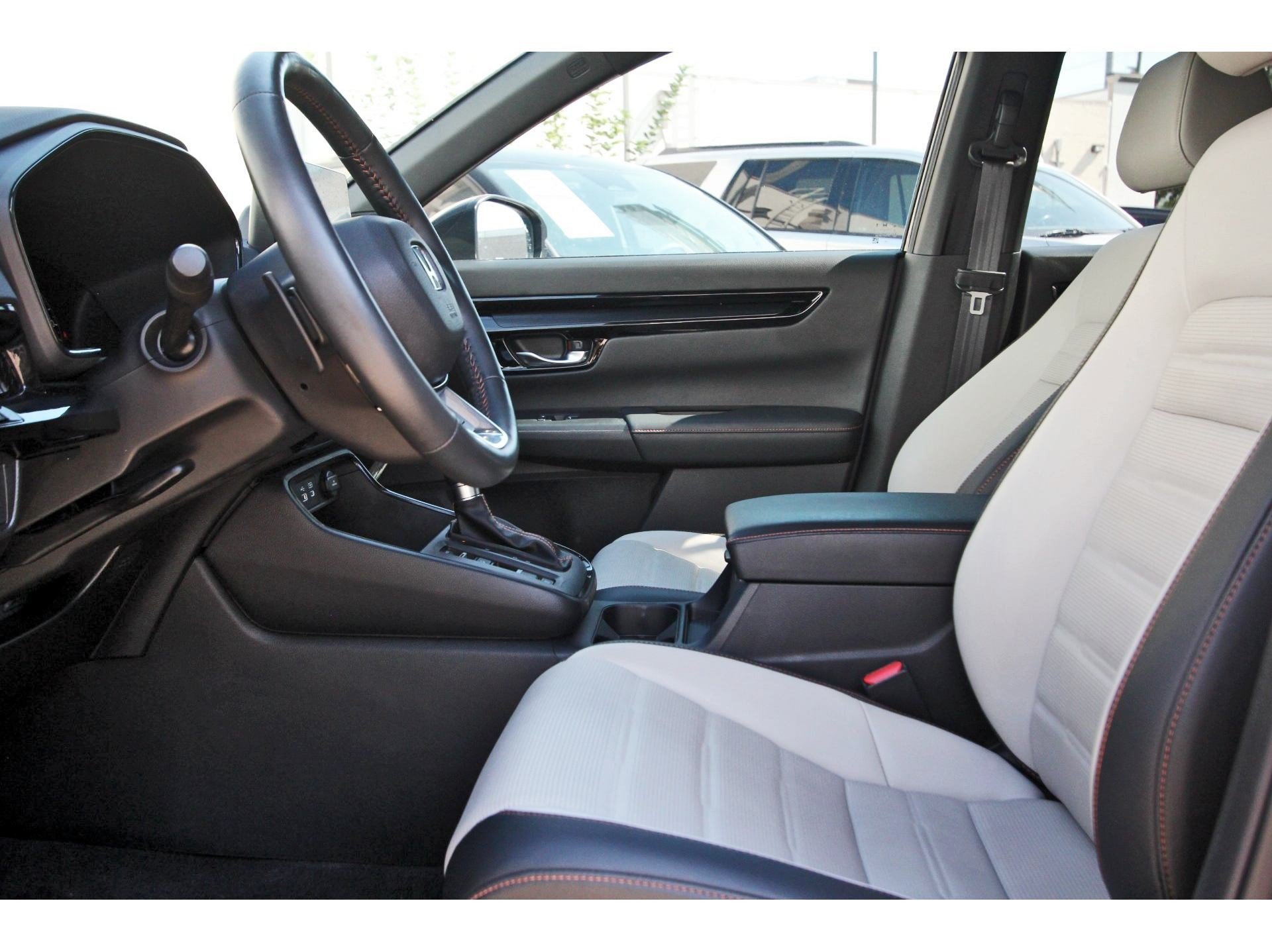 Used 2025 Honda CR-V Sport Touring image 28