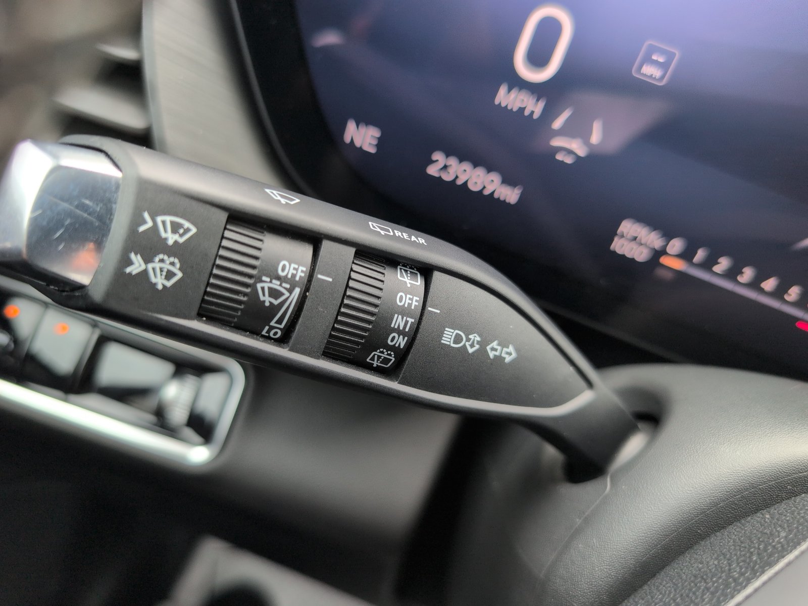 Used 2025 Buick Envision Sport Touring AWD/4WD image 21