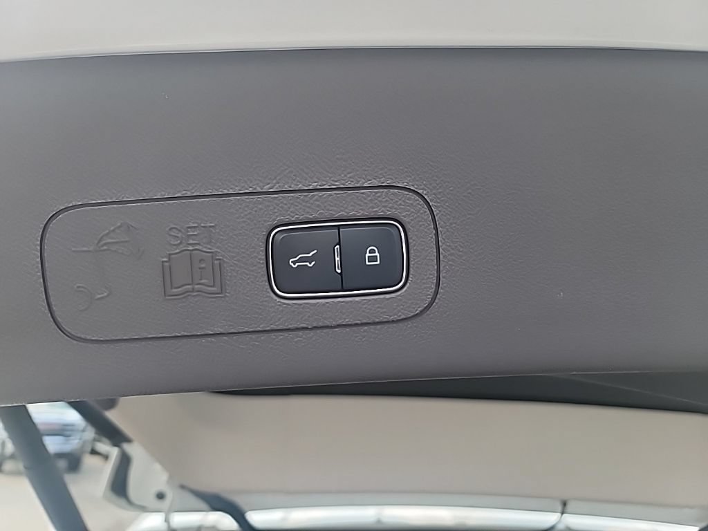 Used 2022 Lincoln Aviator Reserve w/ Equipment Group 201A RWD image 13