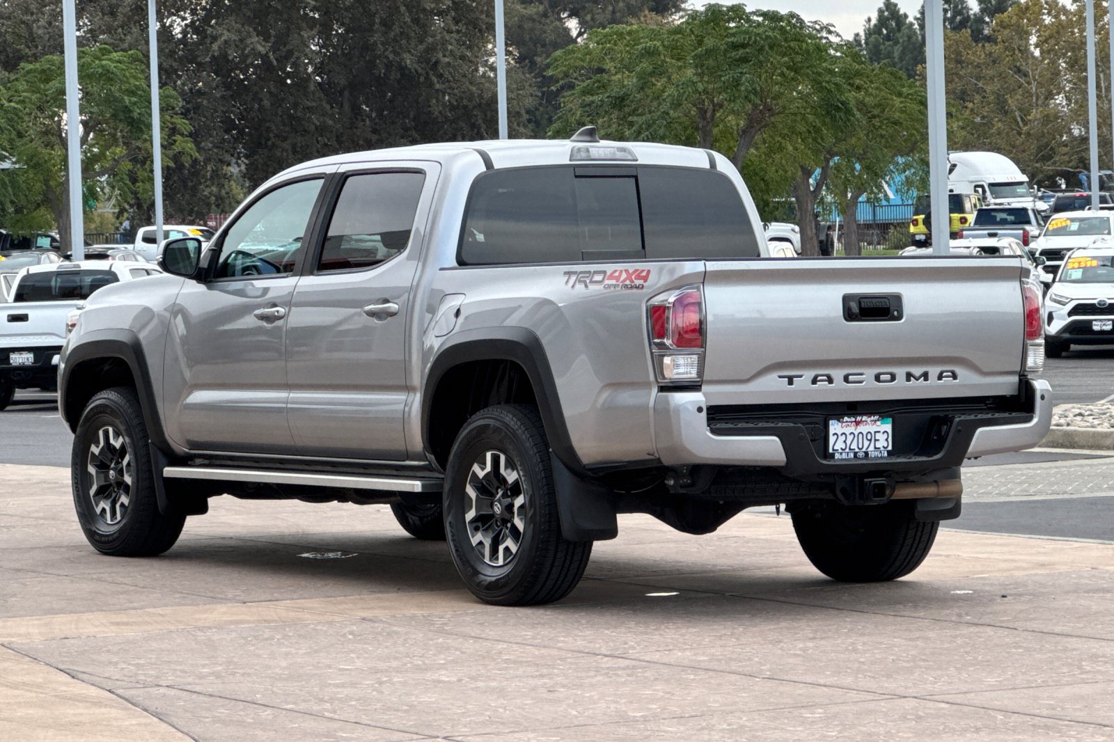 Certified 2021 Toyota Tacoma TRD Off-Road w/ Technology Package AWD/4WD image 7