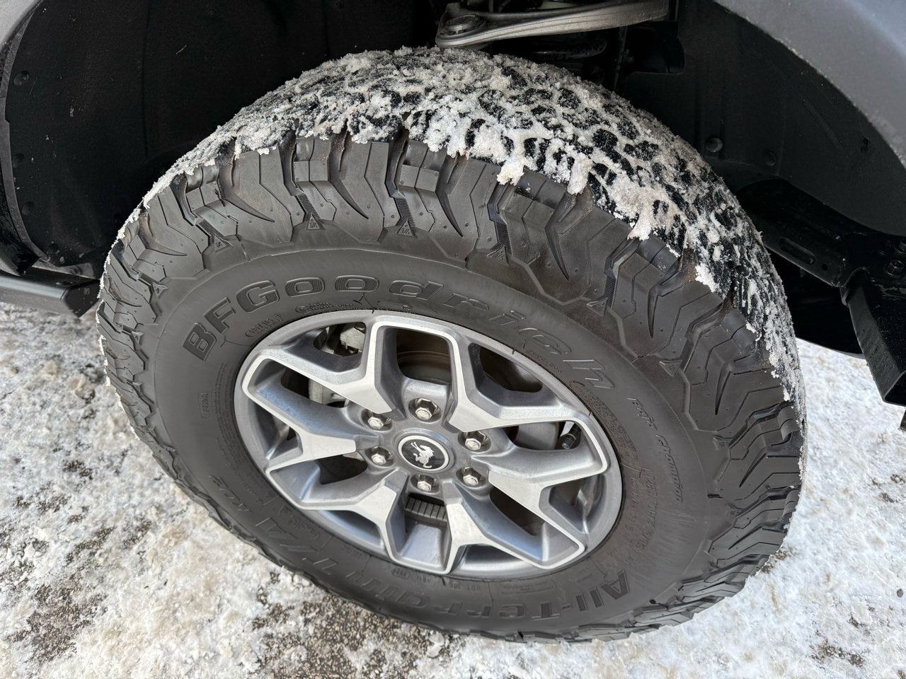 Used 2025 Ford Bronco Badlands image 9