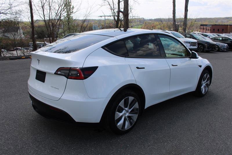 Used 2021 Tesla Model Y Long Range image 8