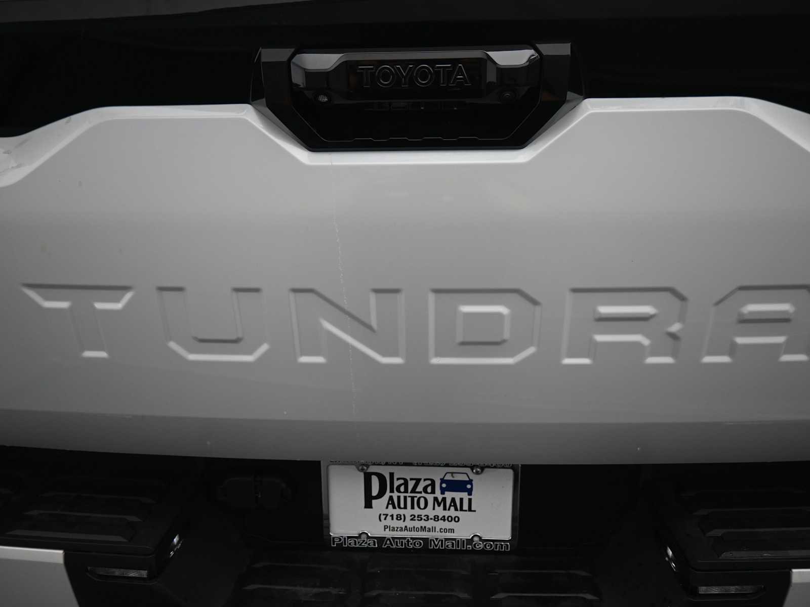 New 2024 Toyota Tundra Platinum AWD/4WD image 23