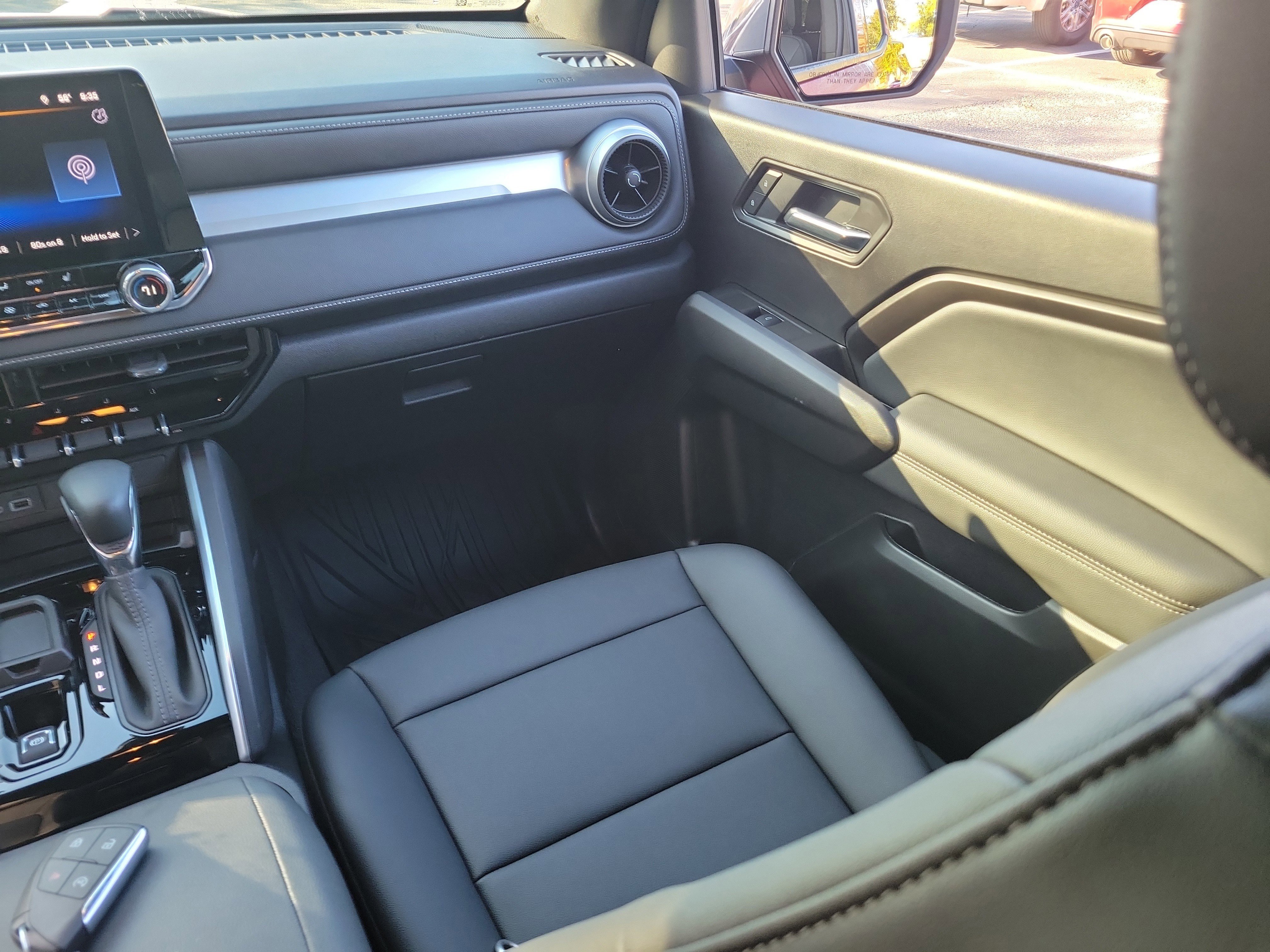 Used 2026 Chevrolet Colorado LT w/ LT Convenience Package image 16