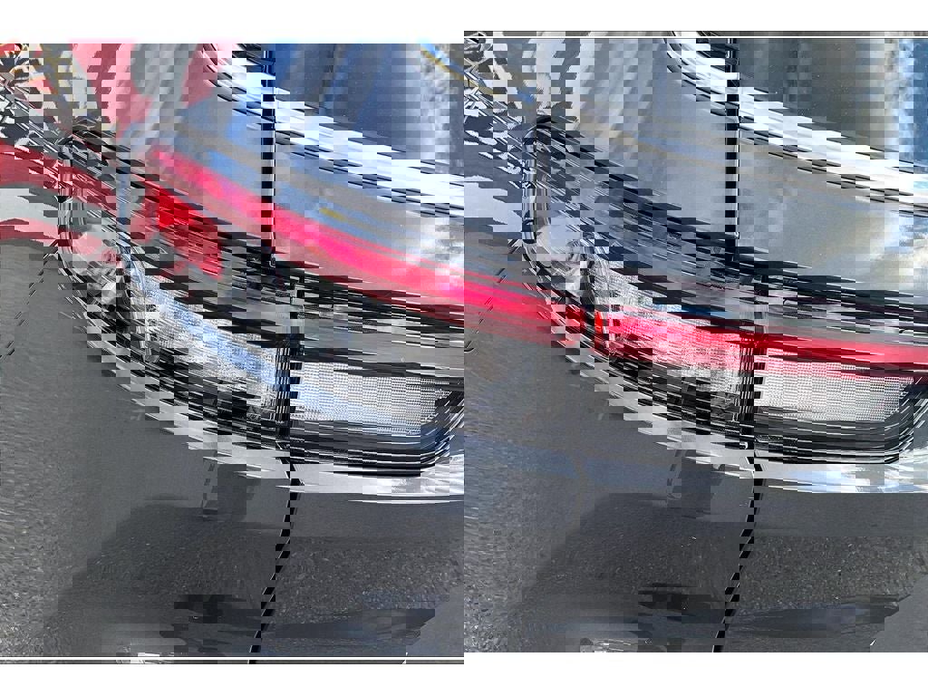 Used 2025 Jeep Grand Cherokee L Limited w/ Luxury Tech Group II image 34