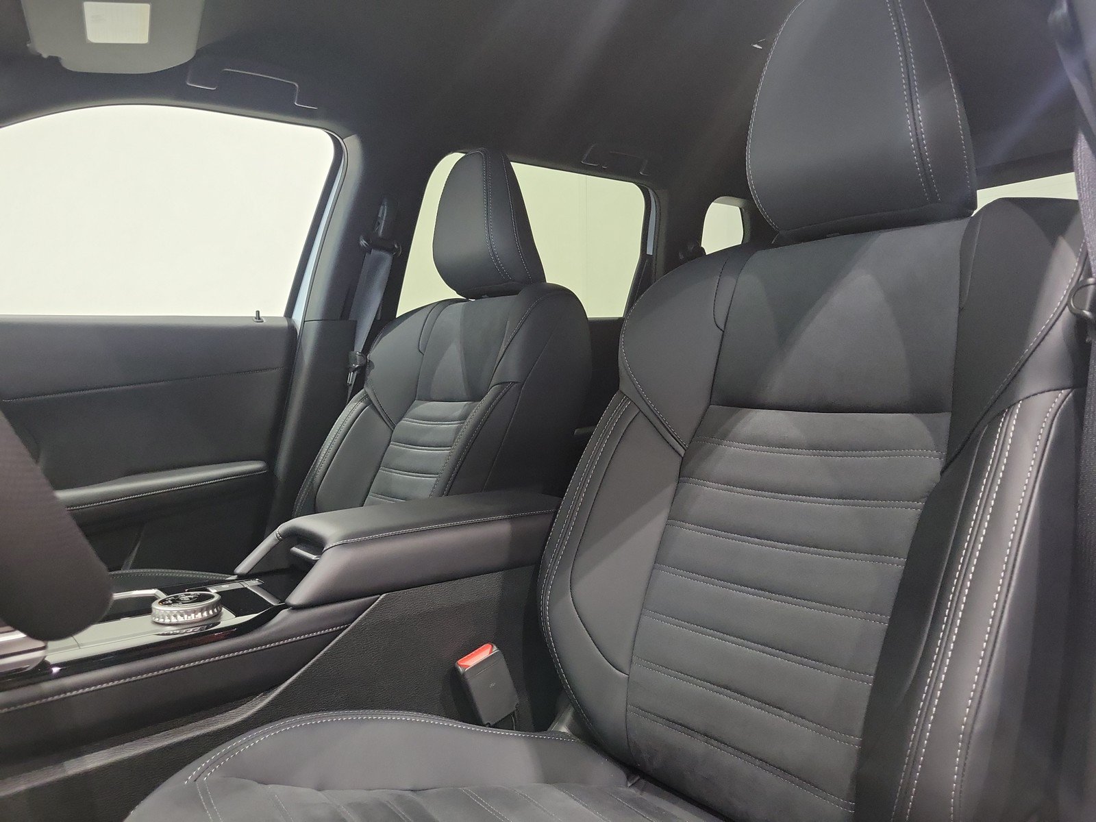 New 2026 Mitsubishi Outlander LE FWD image 21