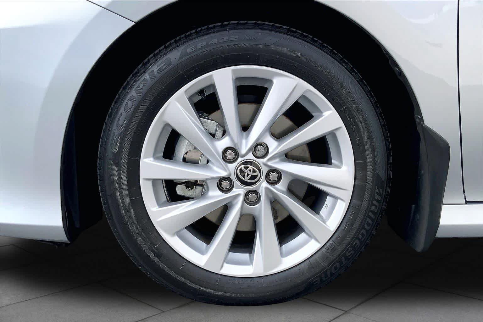 Used 2024 Toyota Camry LE w/ Convenience Package FWD image 10