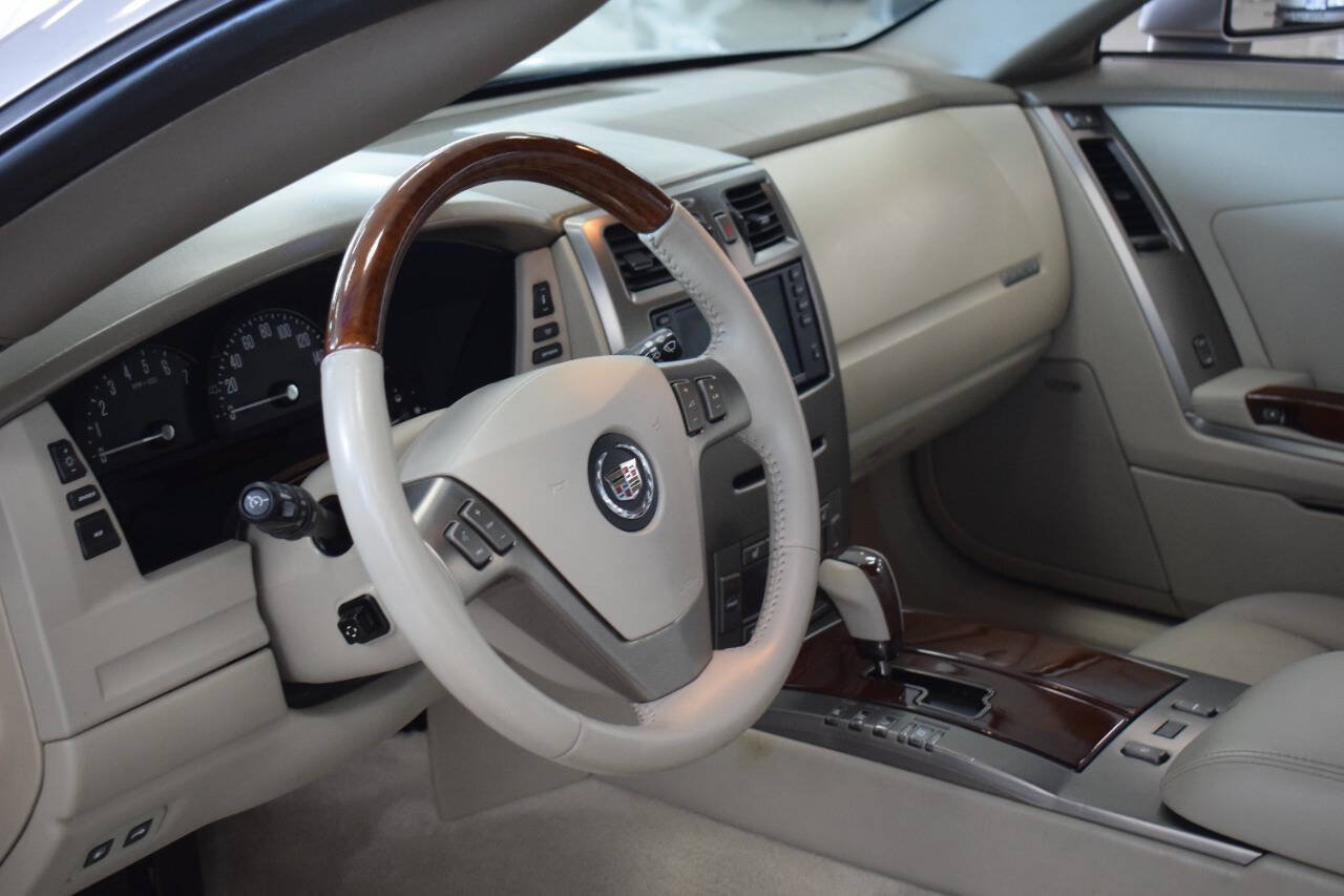 Used 2005 Cadillac XLR RWD image 65
