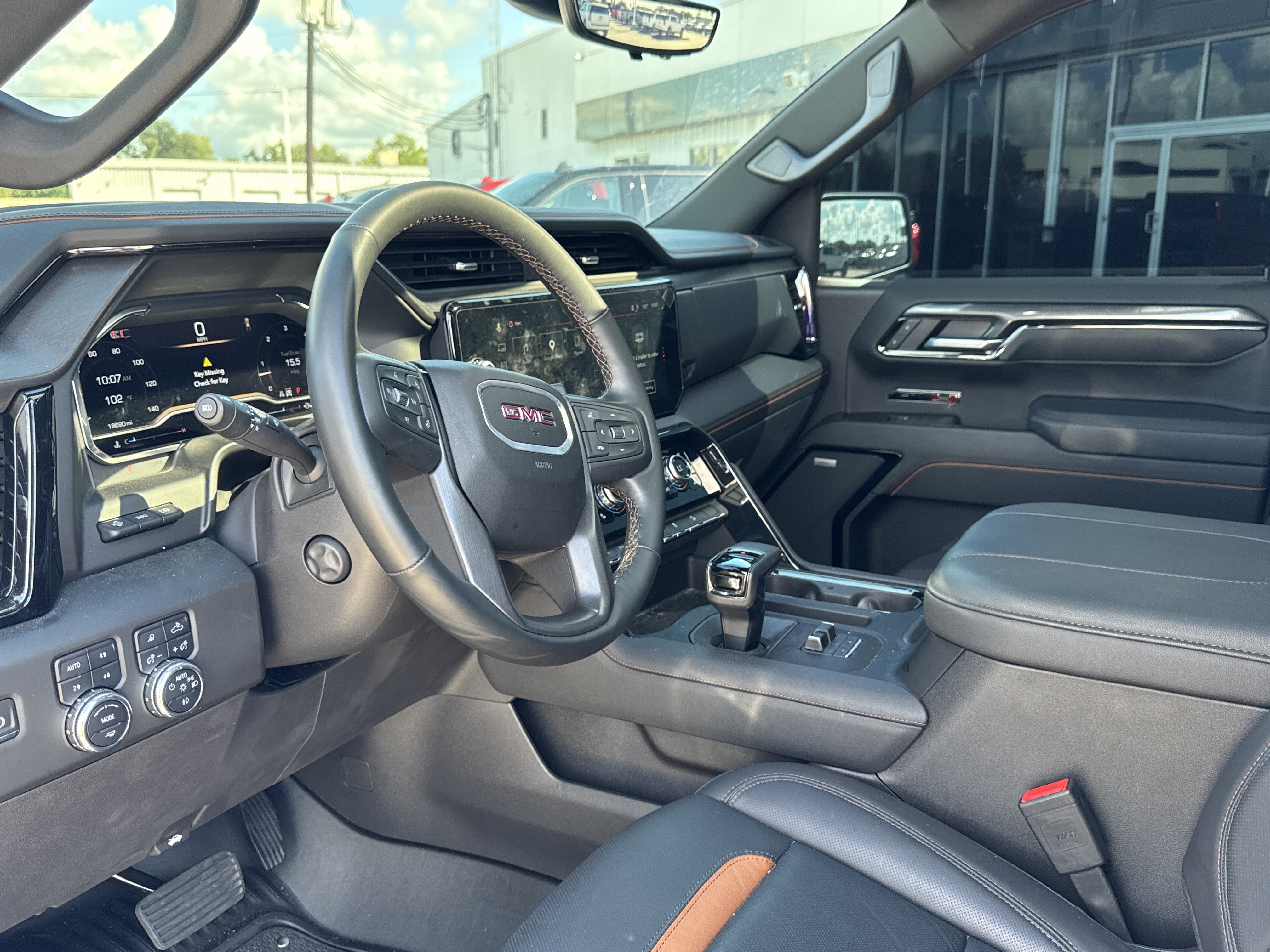 Used 2025 GMC Sierra 1500 AT4 w/ AT4 Premium Package AWD/4WD image 5