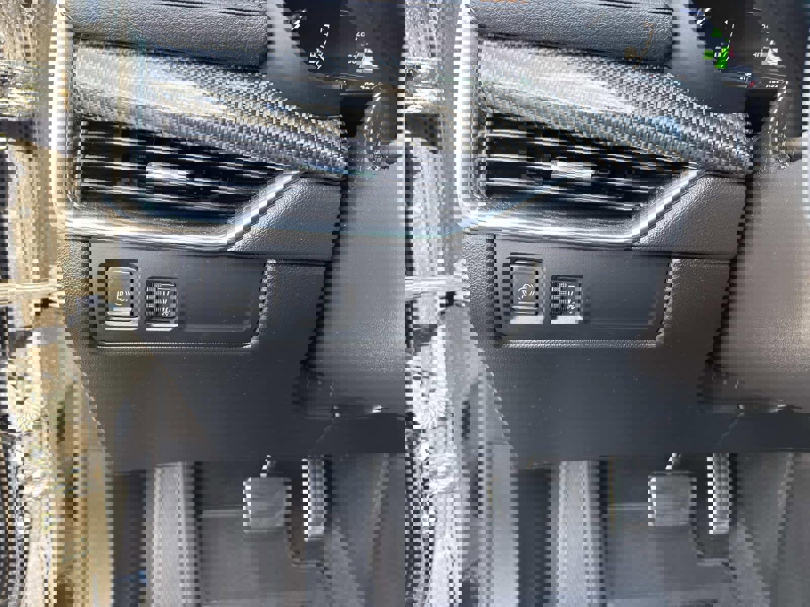 Used 2023 Cadillac XT4 Sport FWD image 33