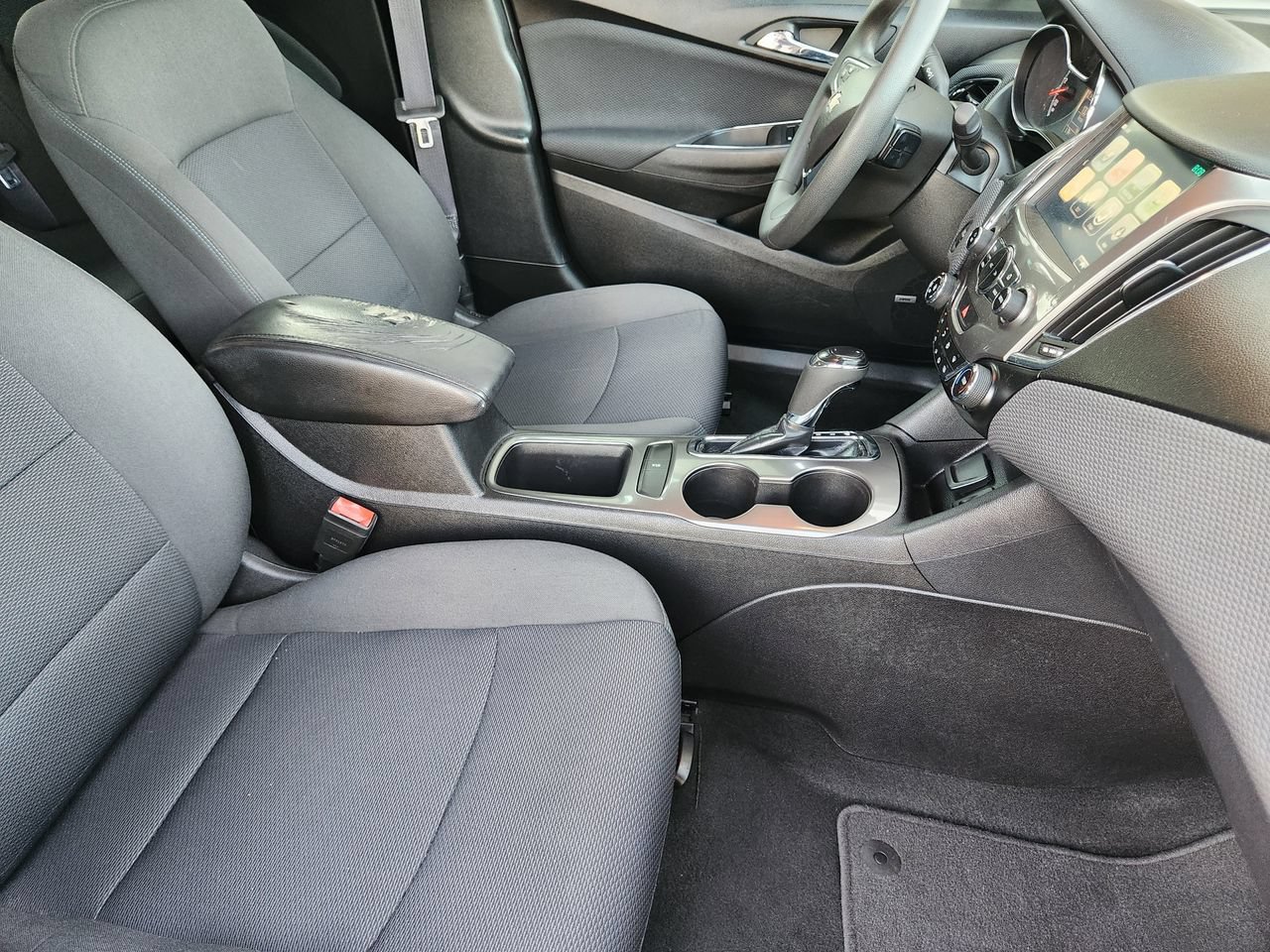 Used 2017 Chevrolet Cruze LT w/ Sun And Sound Package FWD image 13