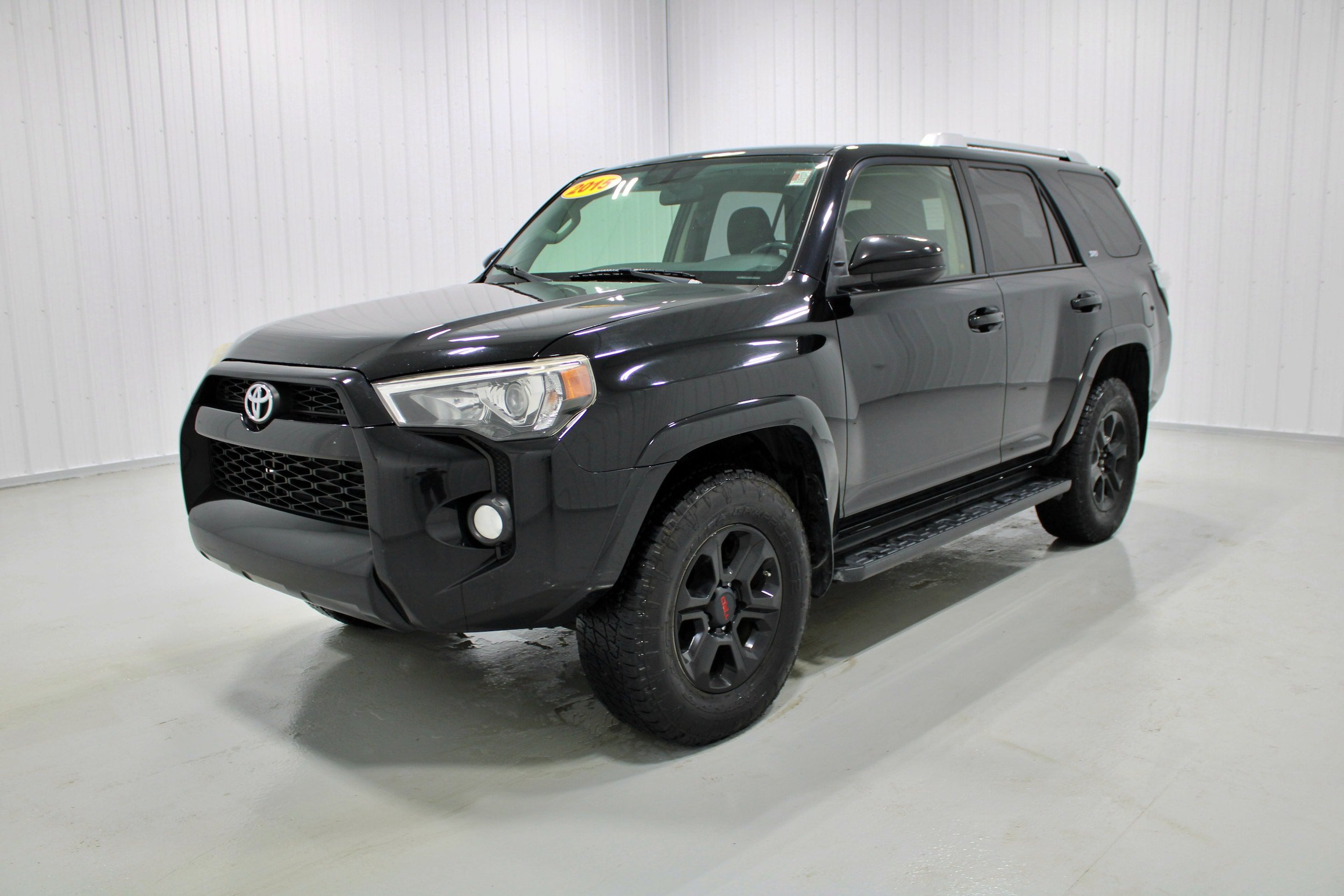 Used 2015 Toyota 4Runner SR5 AWD/4WD image 22