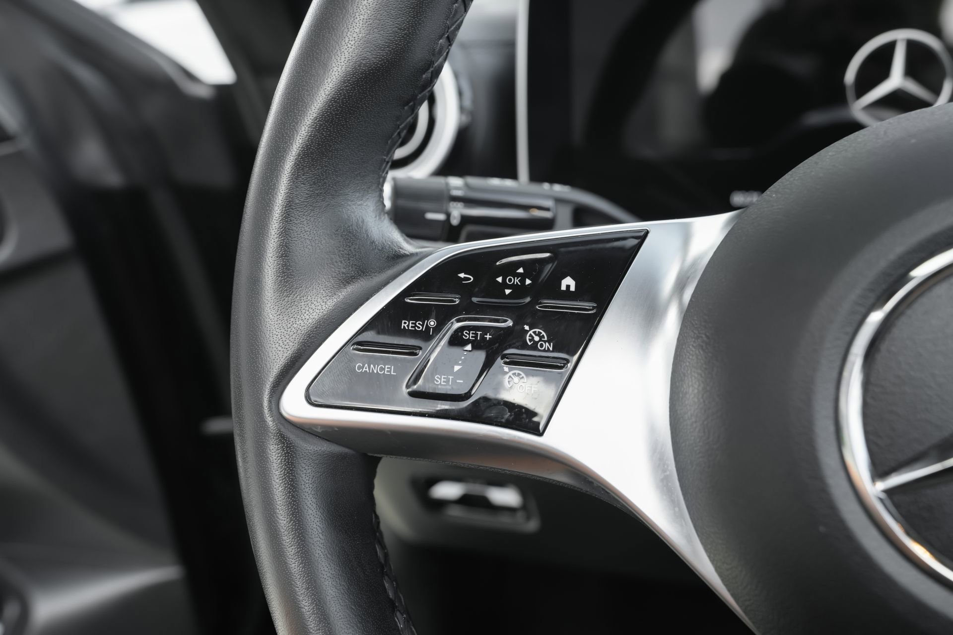 Used 2025 Mercedes-Benz CLE 300 4MATIC Cabriolet image 19