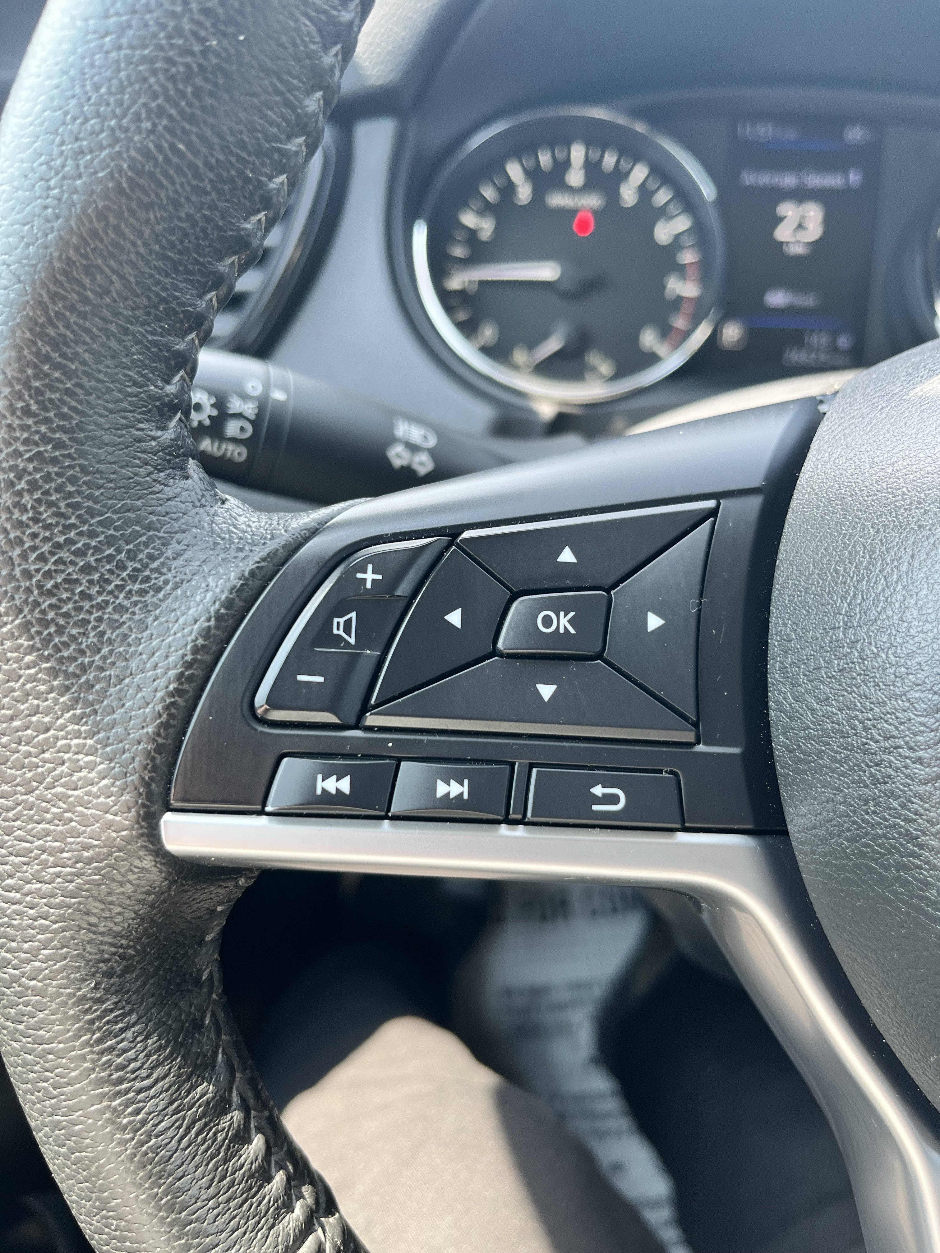 Used 2020 Nissan Rogue SV AWD/4WD image 19