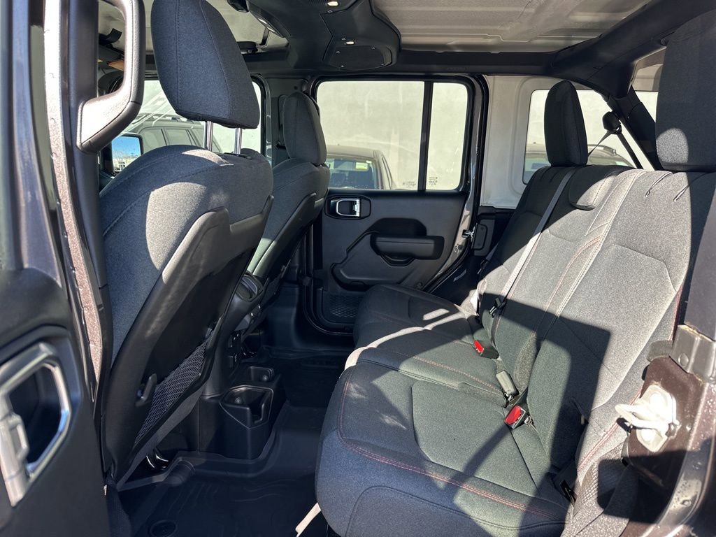 Used 2025 Jeep Wrangler Unlimited Rubicon image 36