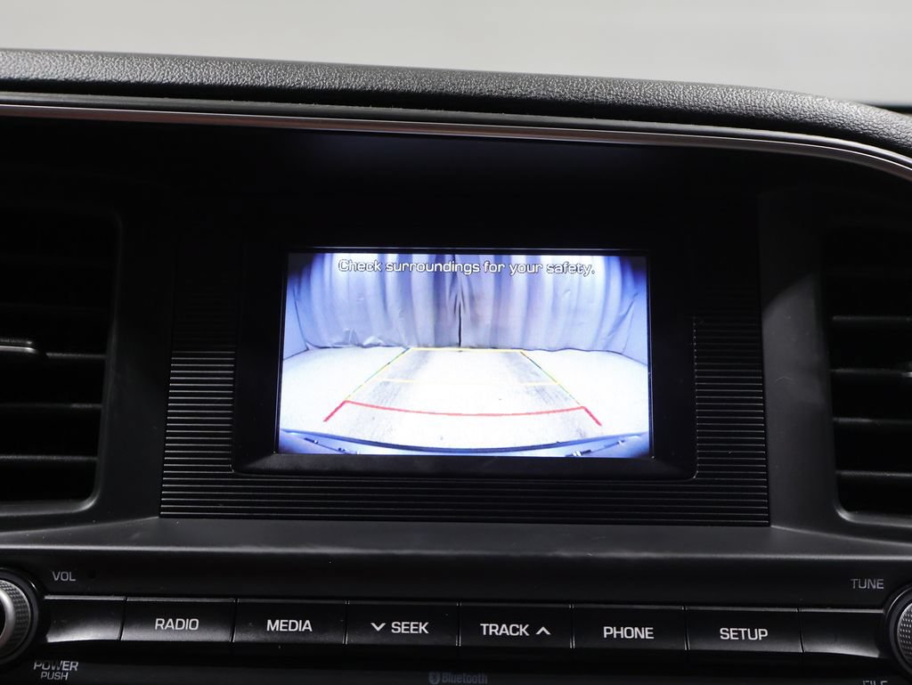 Used 2019 Hyundai Elantra SE FWD image 25