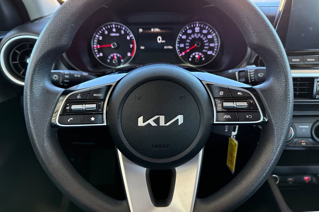 Used 2024 Kia Forte LXS image 29