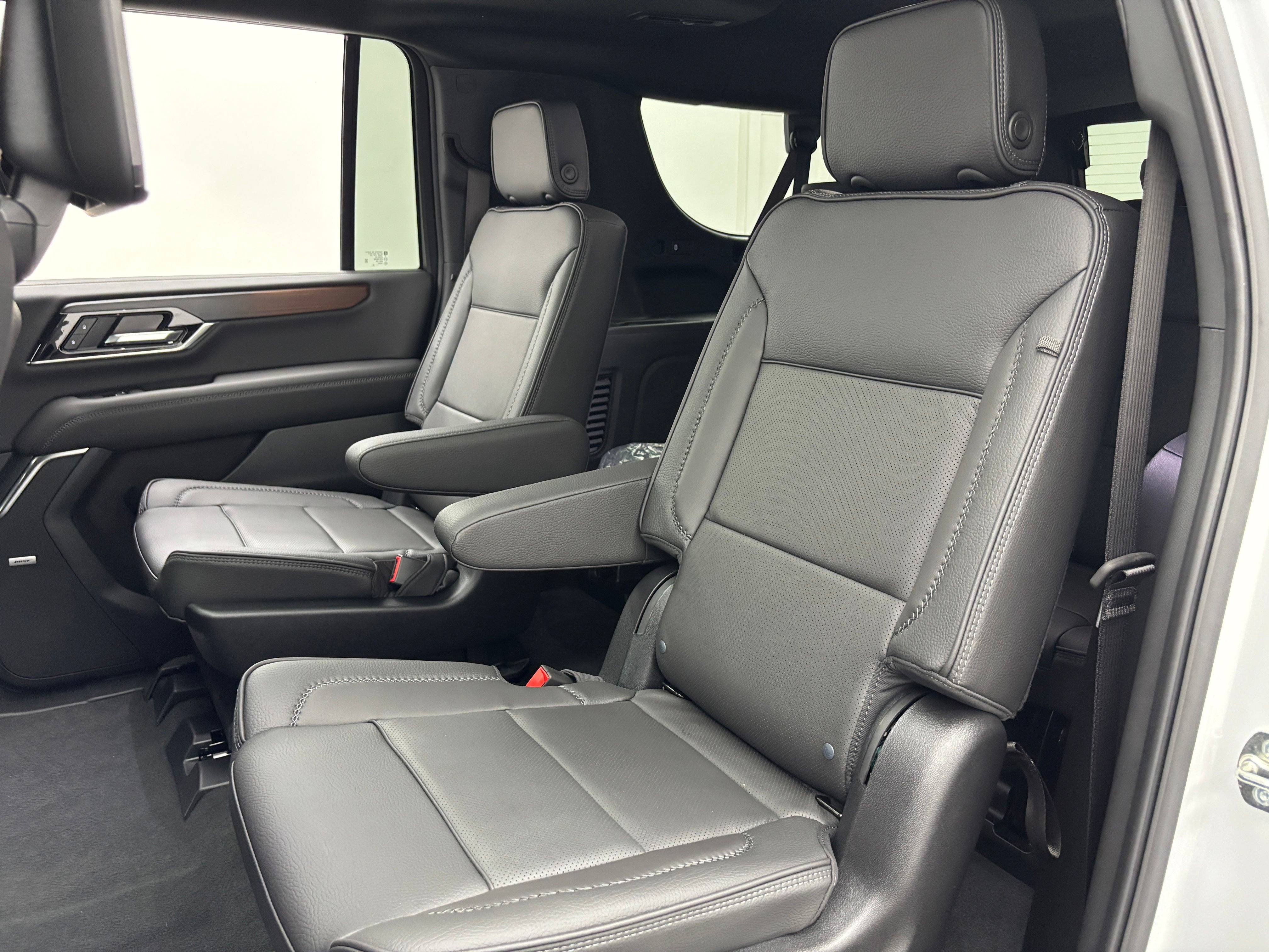 New 2026 GMC Yukon XL Denali w/ Denali Reserve Package AWD/4WD image 50