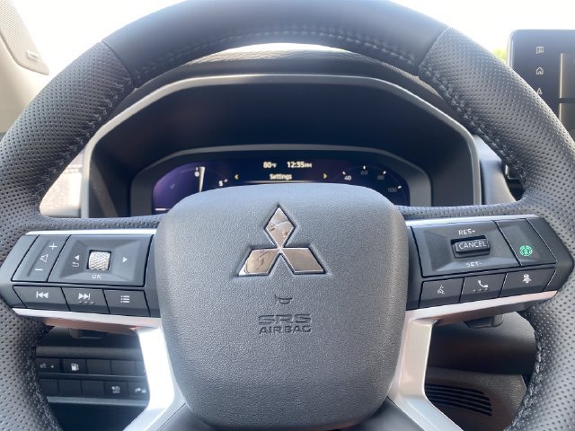 New 2026 Mitsubishi Outlander SE AWD/4WD image 16