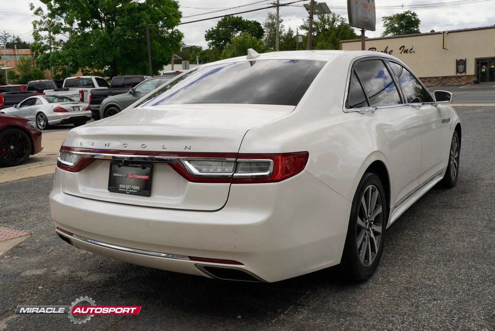 Used 2018 Lincoln Continental Premiere FWD image 7