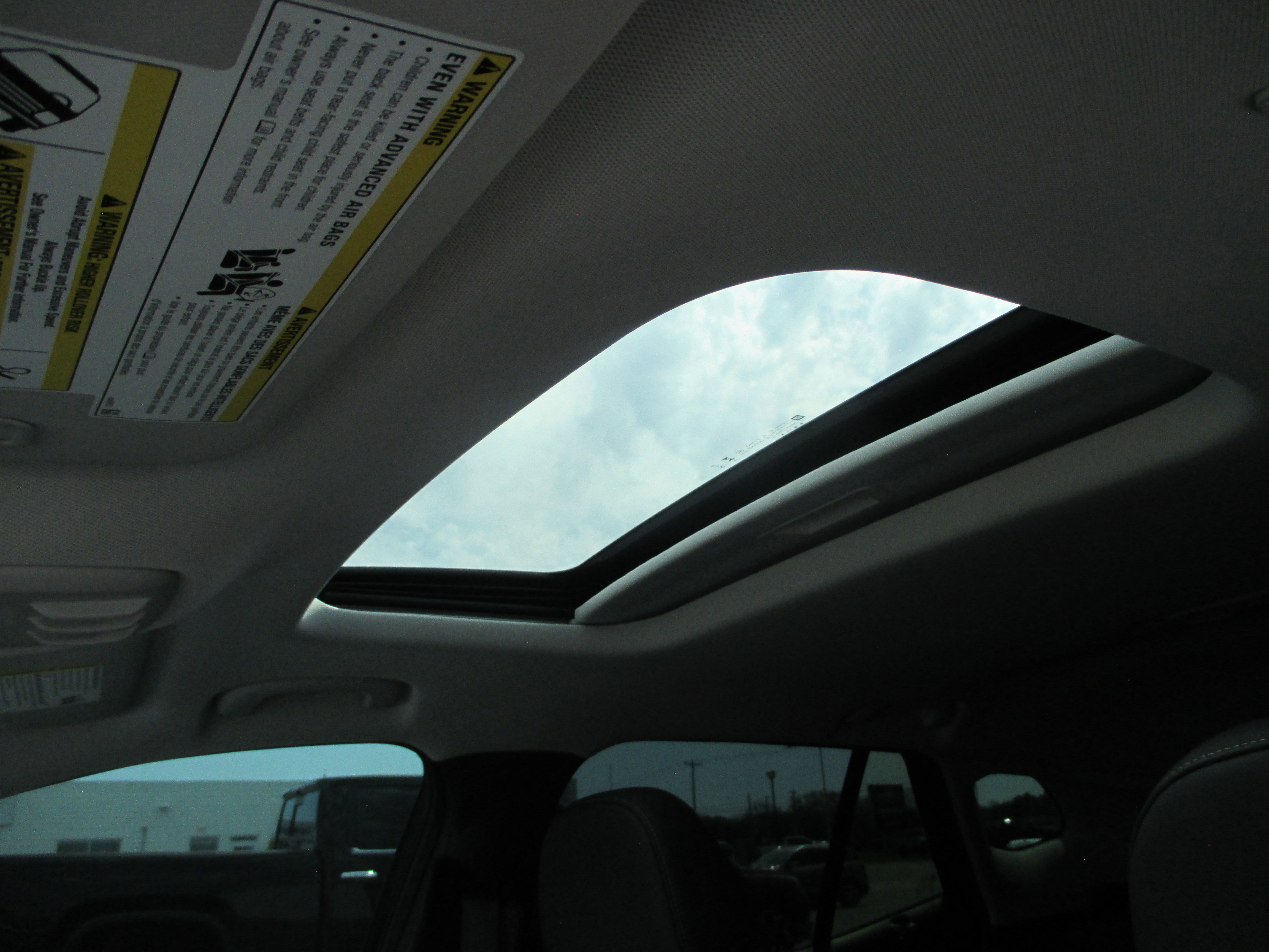 Used 2024 Chevrolet Trax LT w/ Sunroof Package FWD image 21