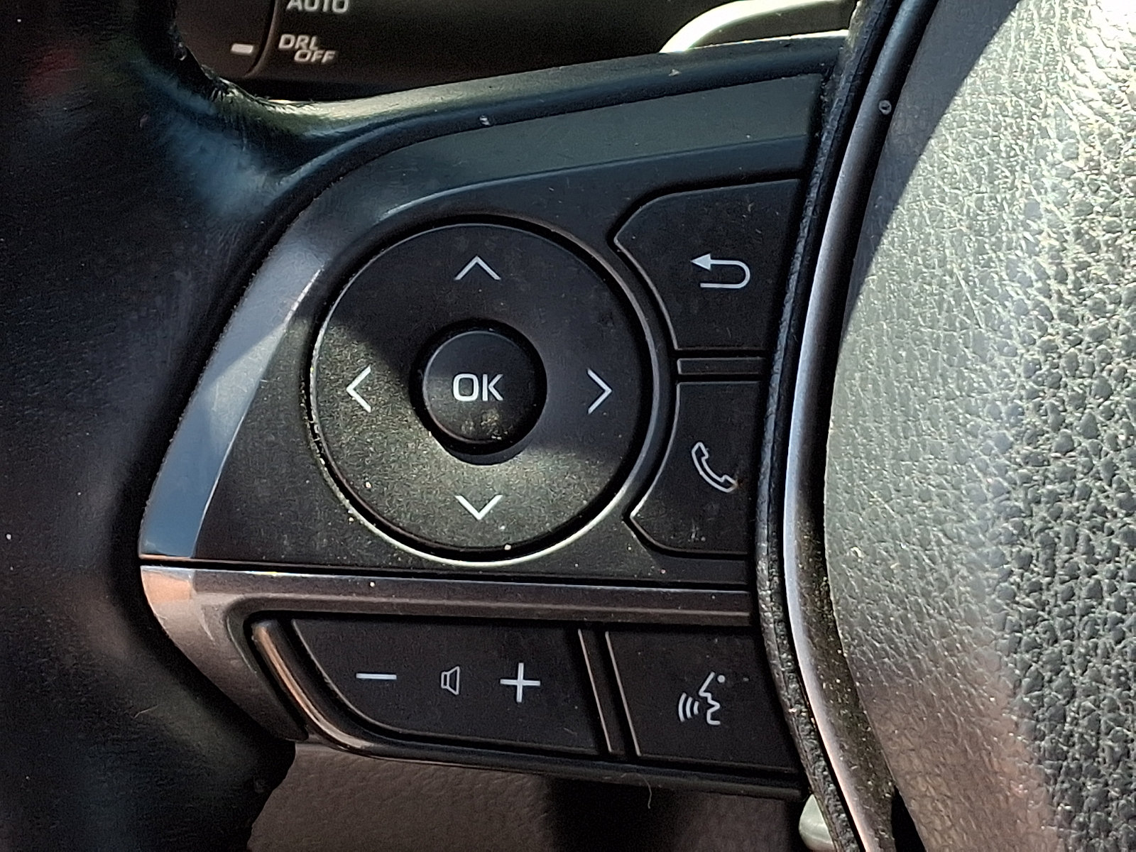 Used 2021 Toyota Camry SE FWD image 16