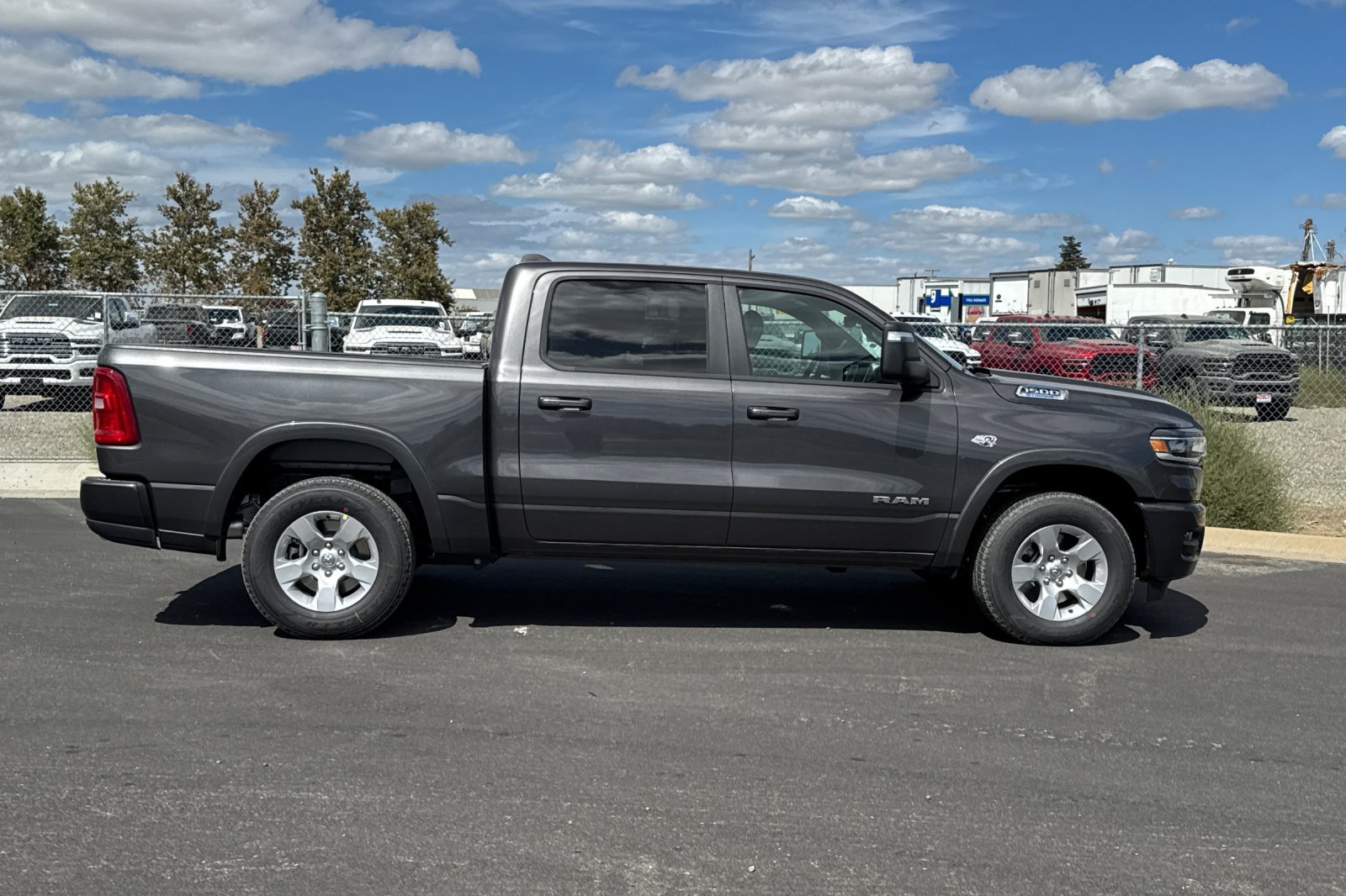 New 2027 RAM 1500 4x4 Crew Cab image 2