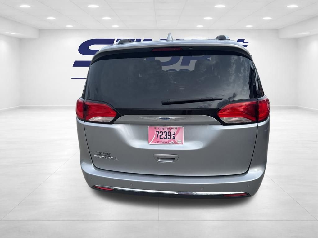 Used 2019 Chrysler Pacifica Touring-L w/ Advanced Safetytec Group image 6