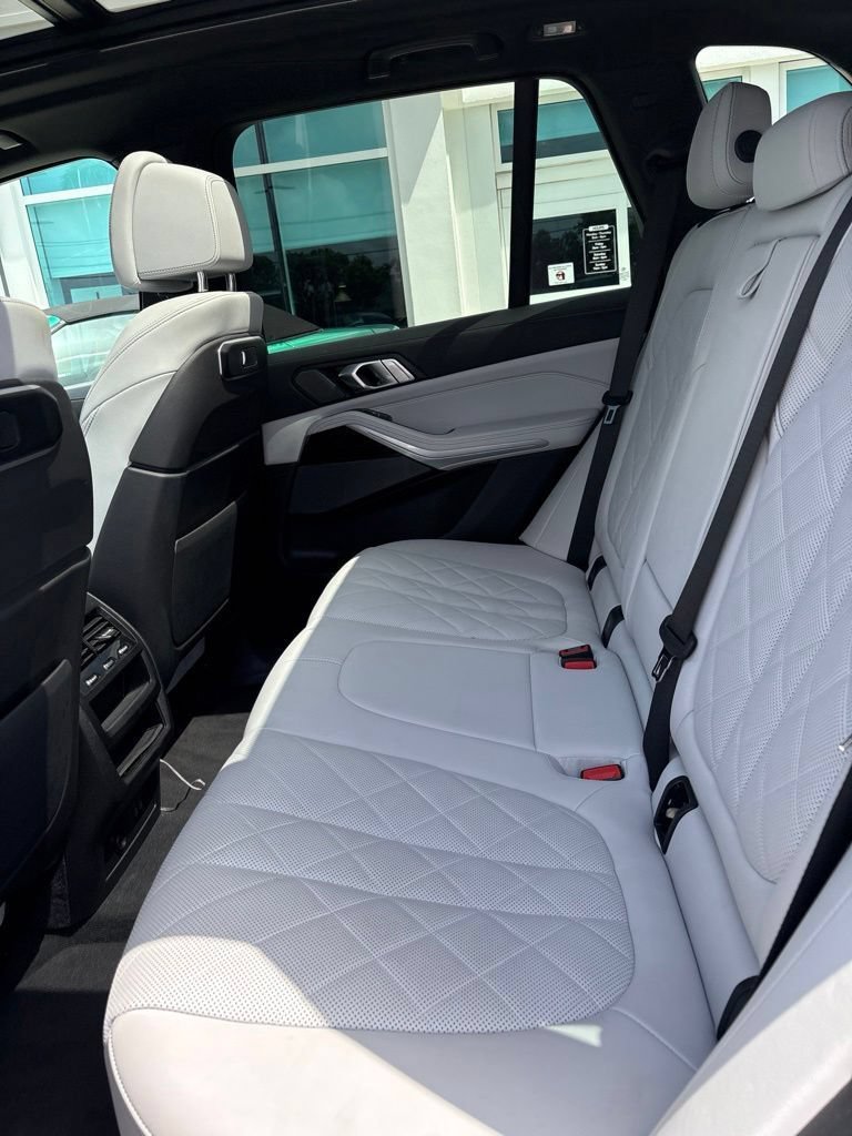 Used 2024 BMW X5 sDrive40i w/ Premium Package RWD image 5