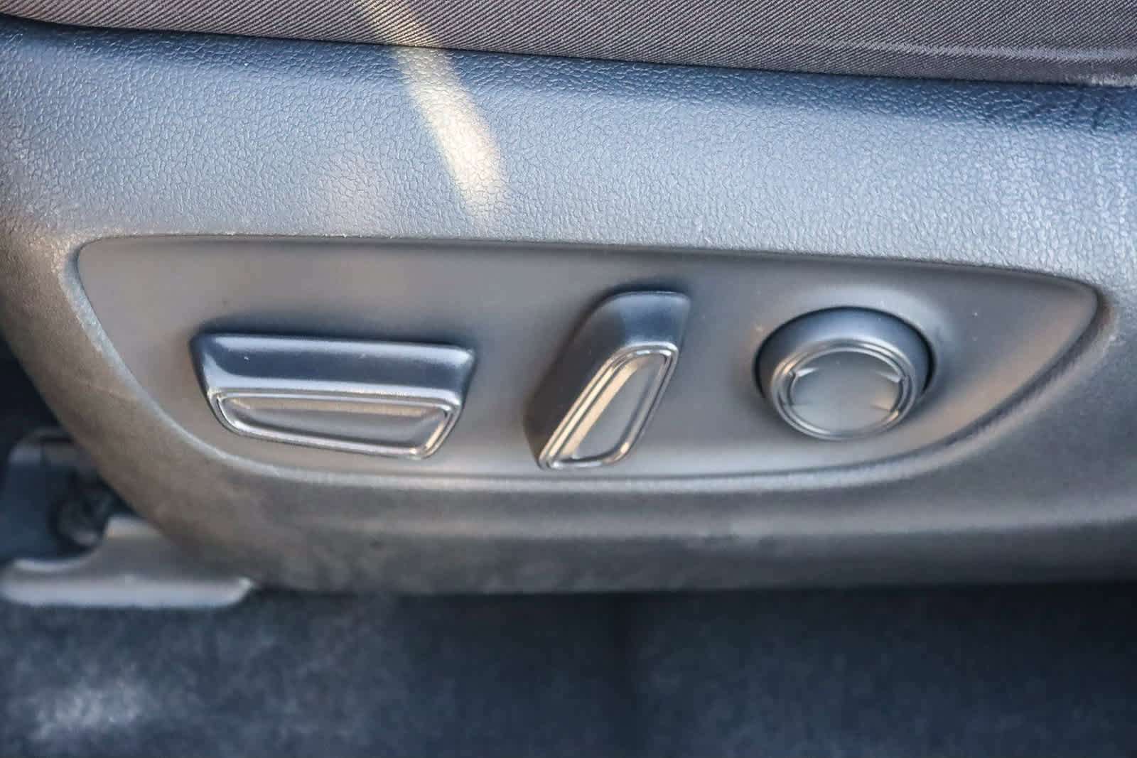 Used 2020 Toyota RAV4 XLE image 20