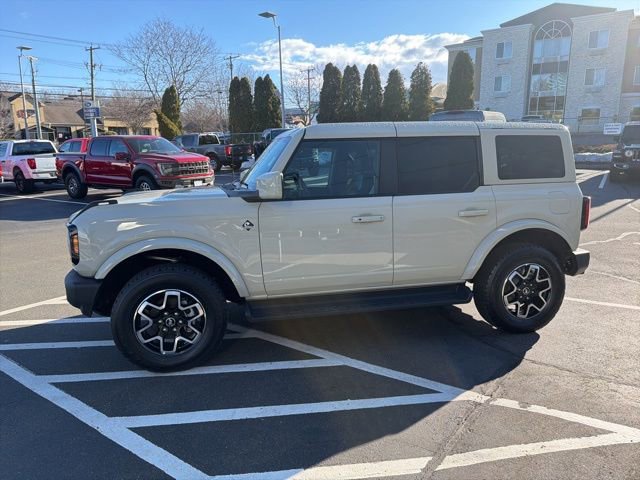 Used 2025 Ford Bronco Outer Banks image 4