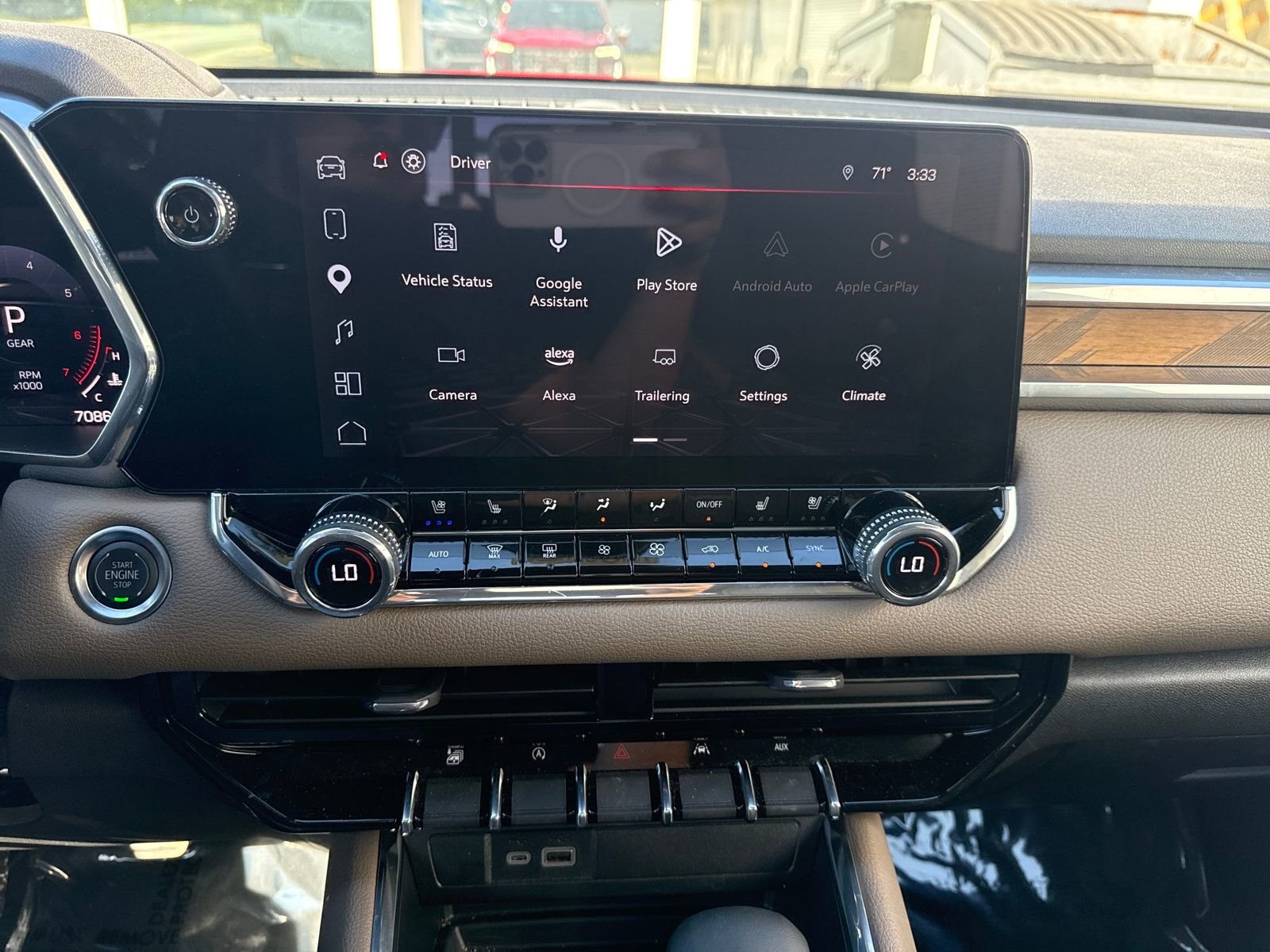 Used 2025 GMC Canyon Denali image 18