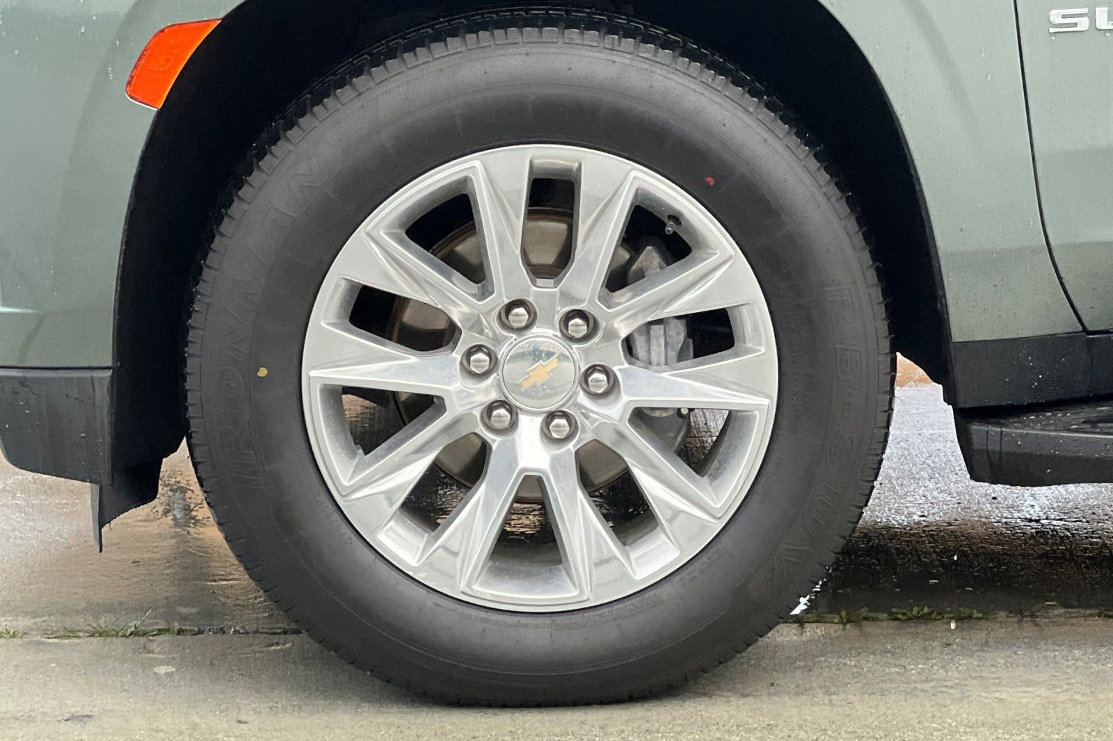 Used 2023 Chevrolet Suburban Premier image 28