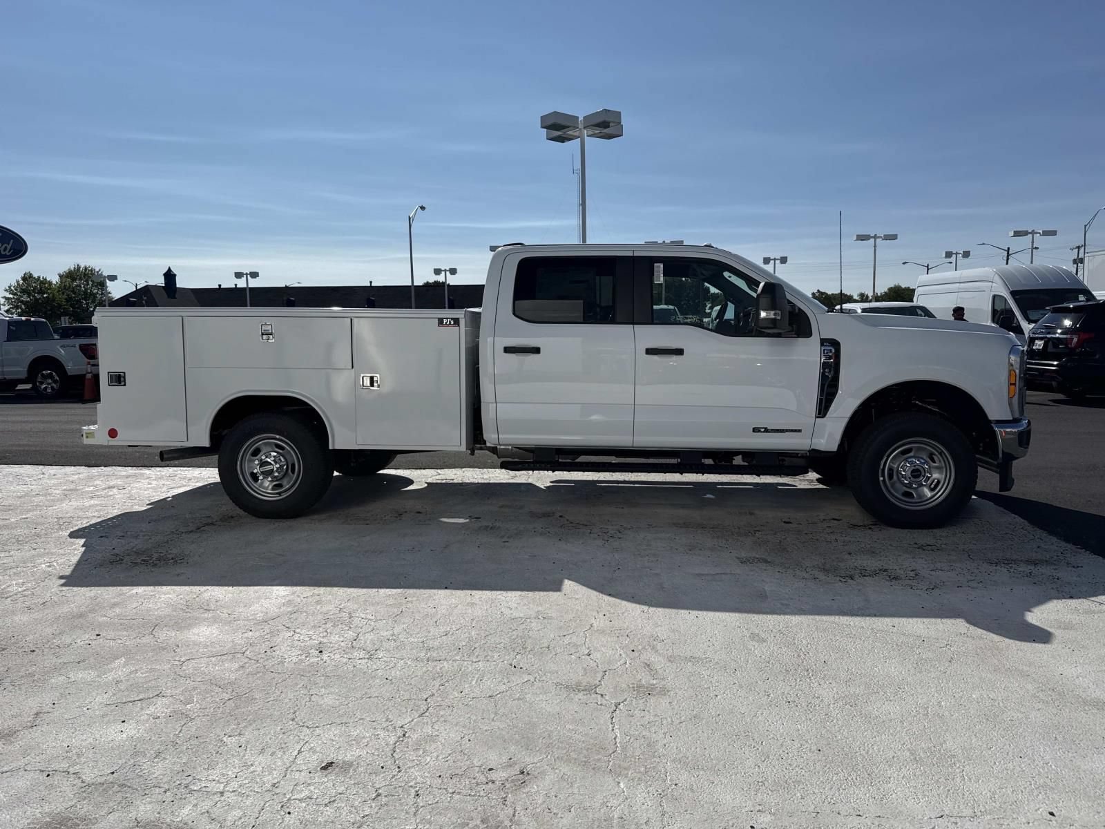 New 2026 Ford F350 XL w/ XL Chrome Package AWD/4WD image 2